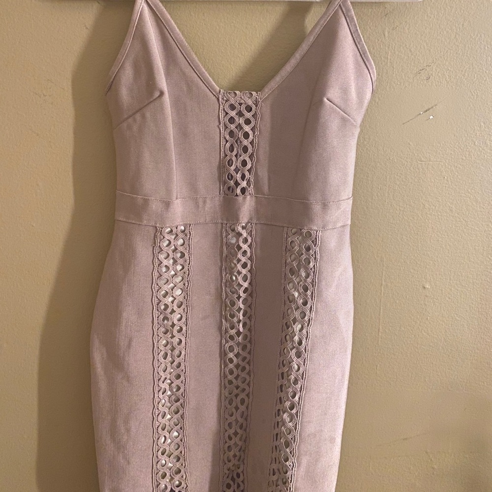 Body sculpting dress - Picture 1 of 3